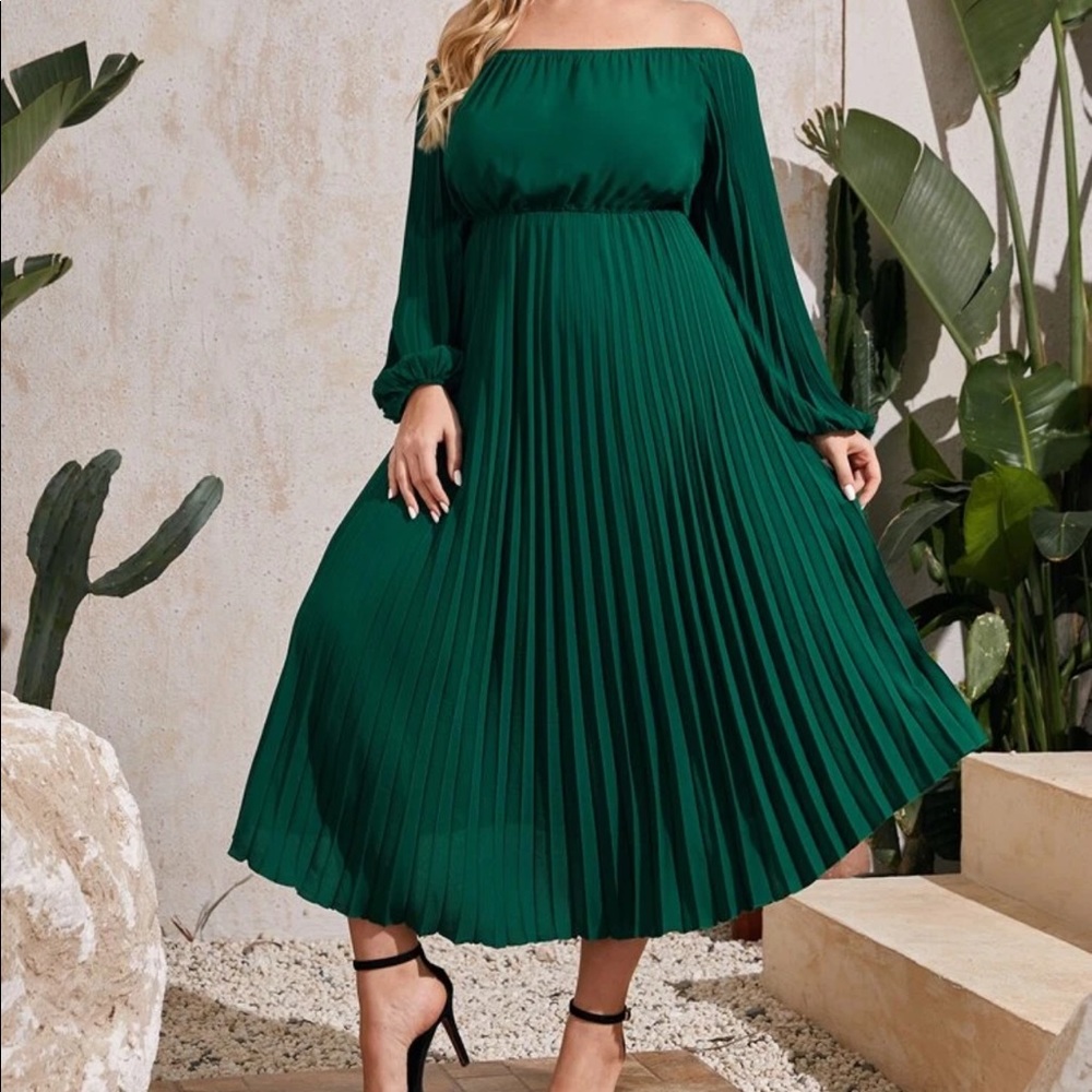 Never worn Shein dress - green
